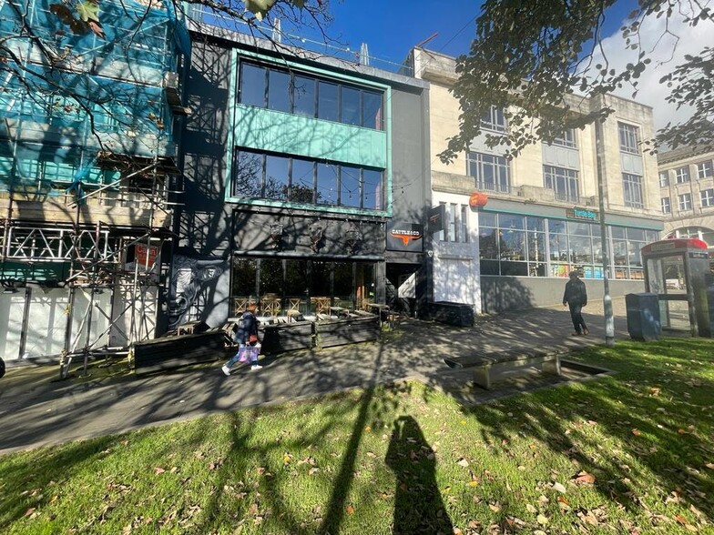 2 Castle Gdns, Swansea à louer - Photo de l’immeuble – Image 3 sur 3