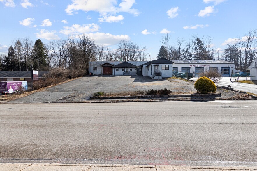 3626 Winding Way, Newtown Square, PA à vendre - Photo de l’immeuble – Image 2 sur 35