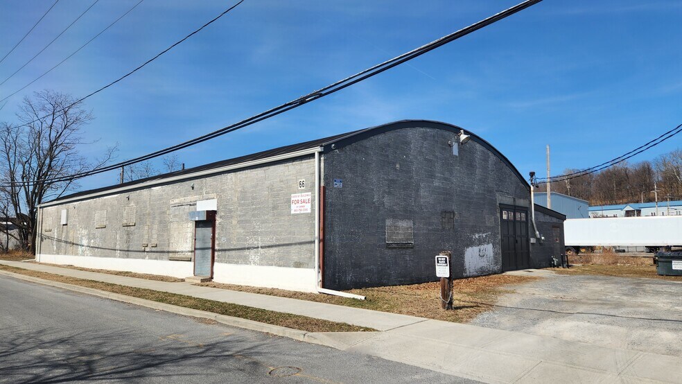 66 Cottage St, Poughkeepsie, NY à vendre - Photo de l’immeuble – Image 1 sur 6