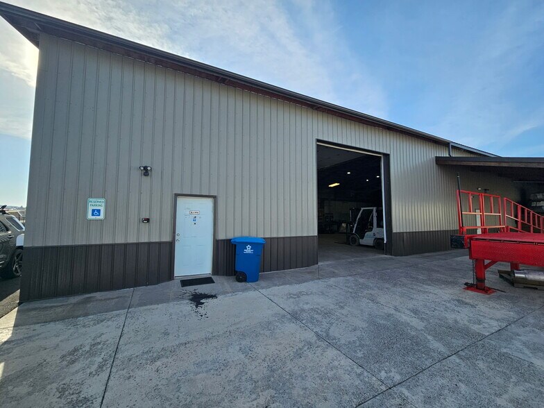 2172 NW Industrial Park Rd, Prineville, OR à louer - Photo principale – Image 1 sur 6
