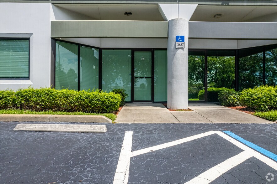 4110 Center Pointe Dr, Fort Myers, FL à vendre - Photo de l’immeuble – Image 2 sur 12
