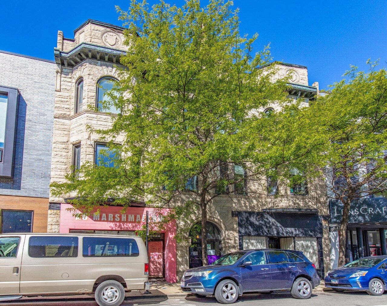 2730-2732 N Clark St, Chicago, IL à louer Photo de l’immeuble– Image 1 sur 4