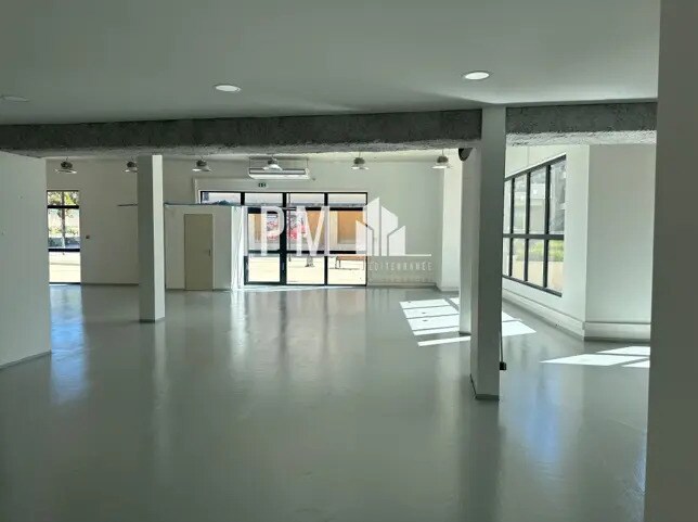 Plus de détails pour Local commercial à louer