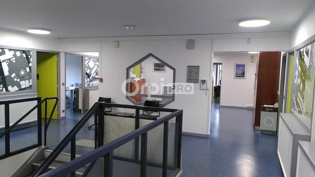 Plus de détails pour Bureau à vendre