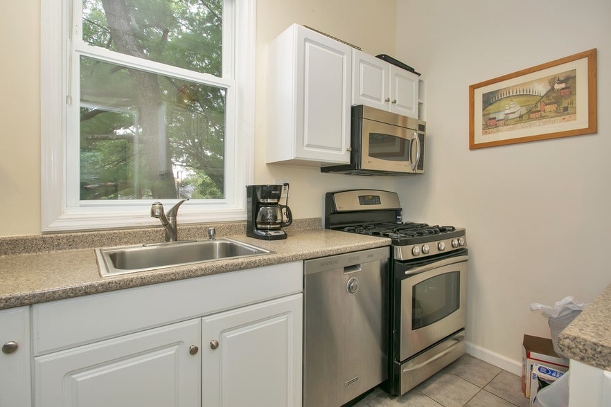 50 Franklin Ave, Pearl River, NY à louer - Photo intérieure – Image 2 sur 16