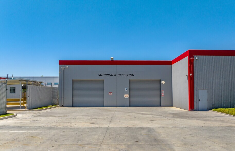 300 S Turnbull Canyon Rd, City of Industry, CA à vendre - Photo de l’immeuble – Image 3 sur 5