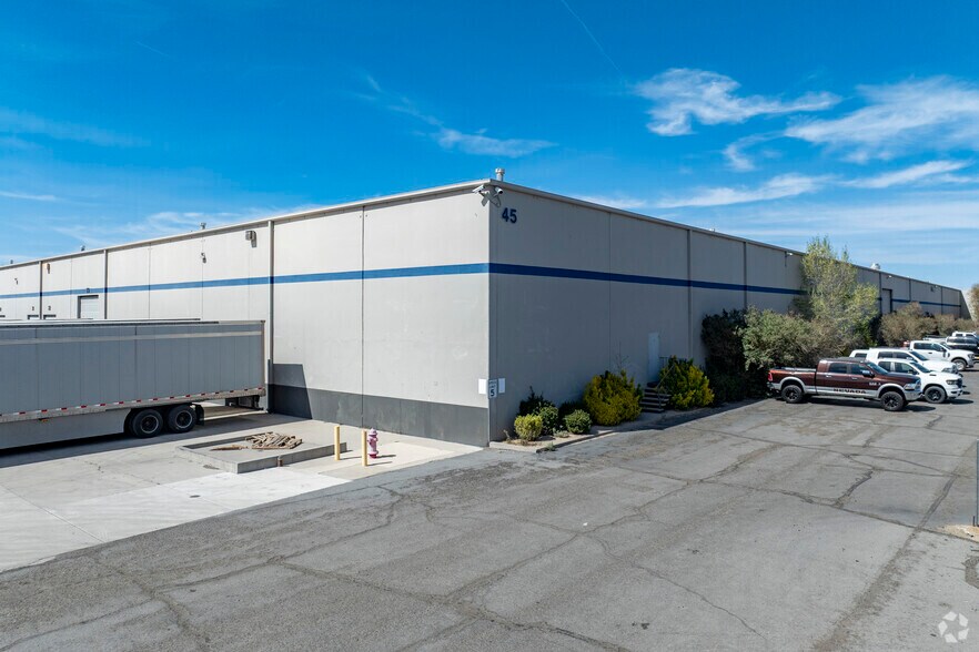 45 Vista Blvd, Sparks, NV à vendre - Photo principale – Image 1 sur 3
