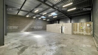 Plus de détails pour Local d'activités à louer