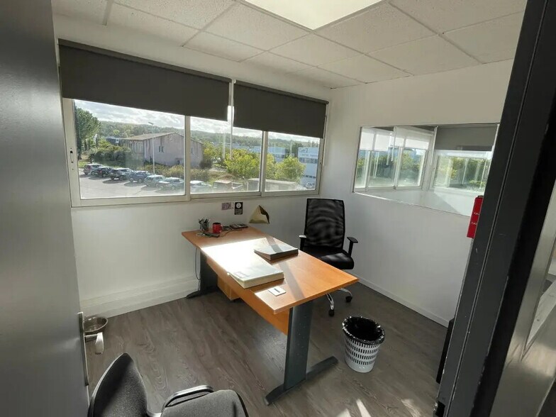 Bureau dans Rousset à louer - Photo de l’immeuble – Image 2 sur 5