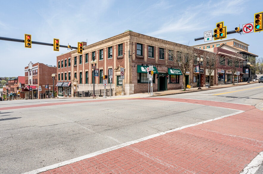 102 N Main St, Greensburg, PA à vendre - Photo de l’immeuble – Image 2 sur 43