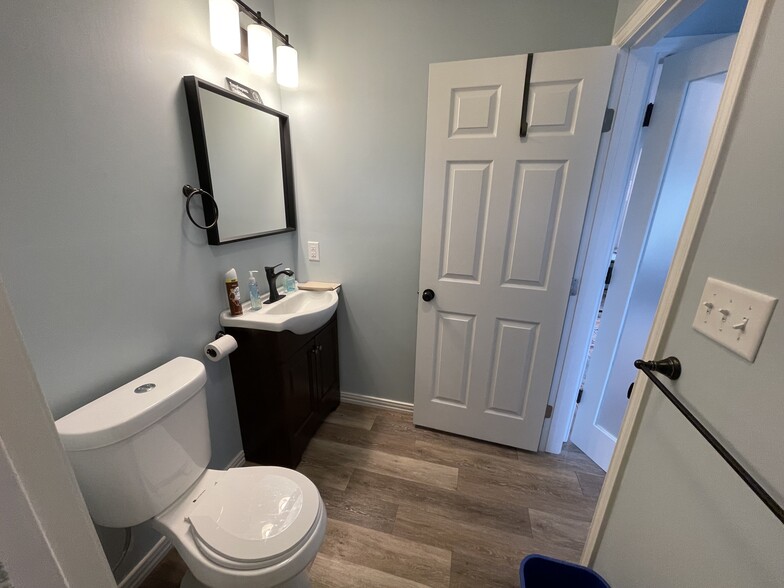 1805 N Adams St, Beeville, TX à louer - Photo de l’immeuble – Image 3 sur 9