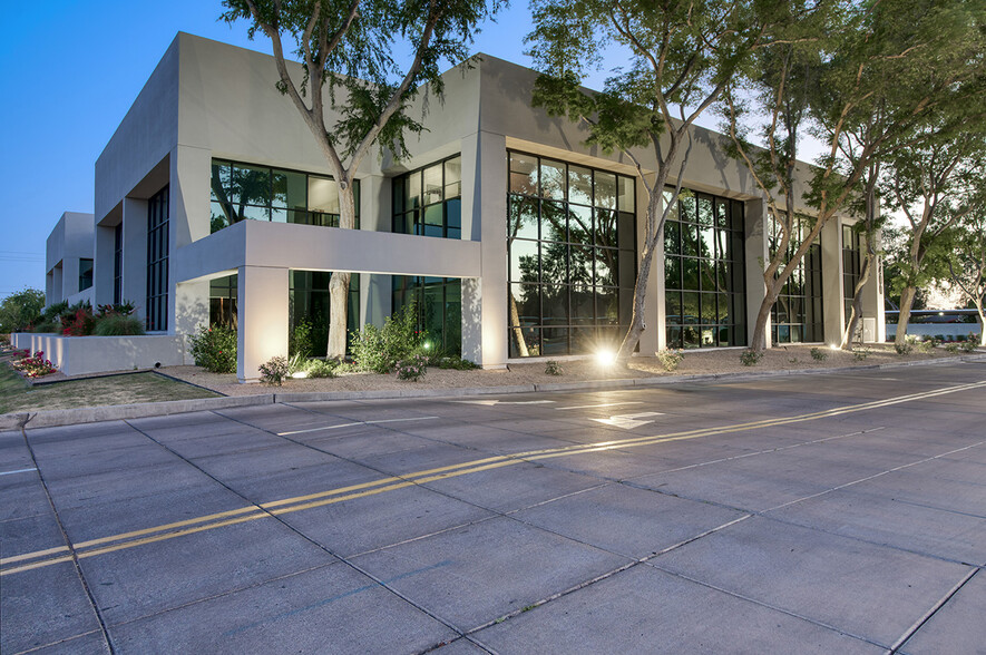 4444 N 32nd St, Phoenix, AZ à louer - Photo de l’immeuble – Image 2 sur 7