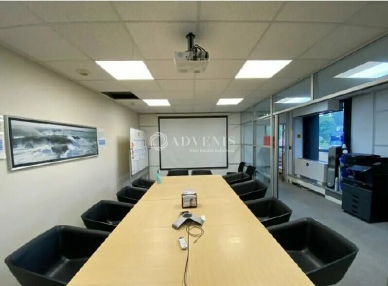 Bureau dans Saint-Cloud à louer - Photo intérieure – Image 2 sur 9