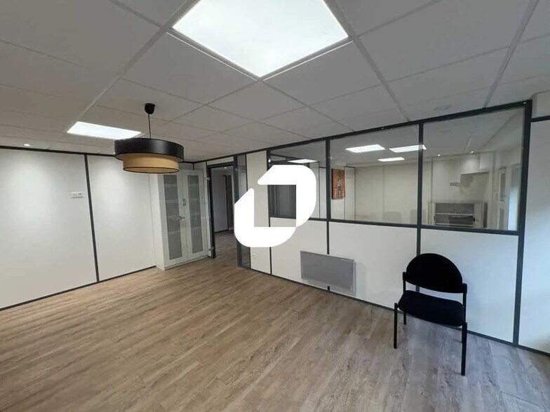 Bureau dans Lyon à vendre - Photo de l’immeuble – Image 2 sur 15