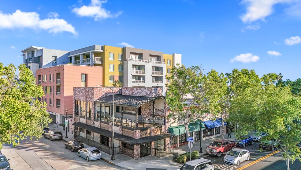 11100 Downey Ave, Downey, CA à vendre - Photo principale – Image 1 sur 35