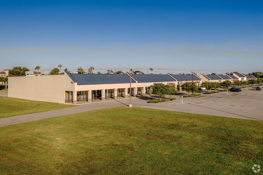 900-942 S Main St, Belle Glade, FL à louer - Photo principale – Image 1 sur 4