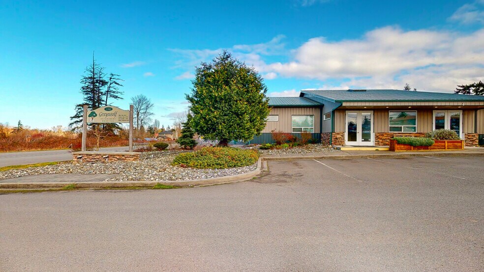 1102 E Washington St, Sequim, WA à louer - Photo de l’immeuble – Image 2 sur 4