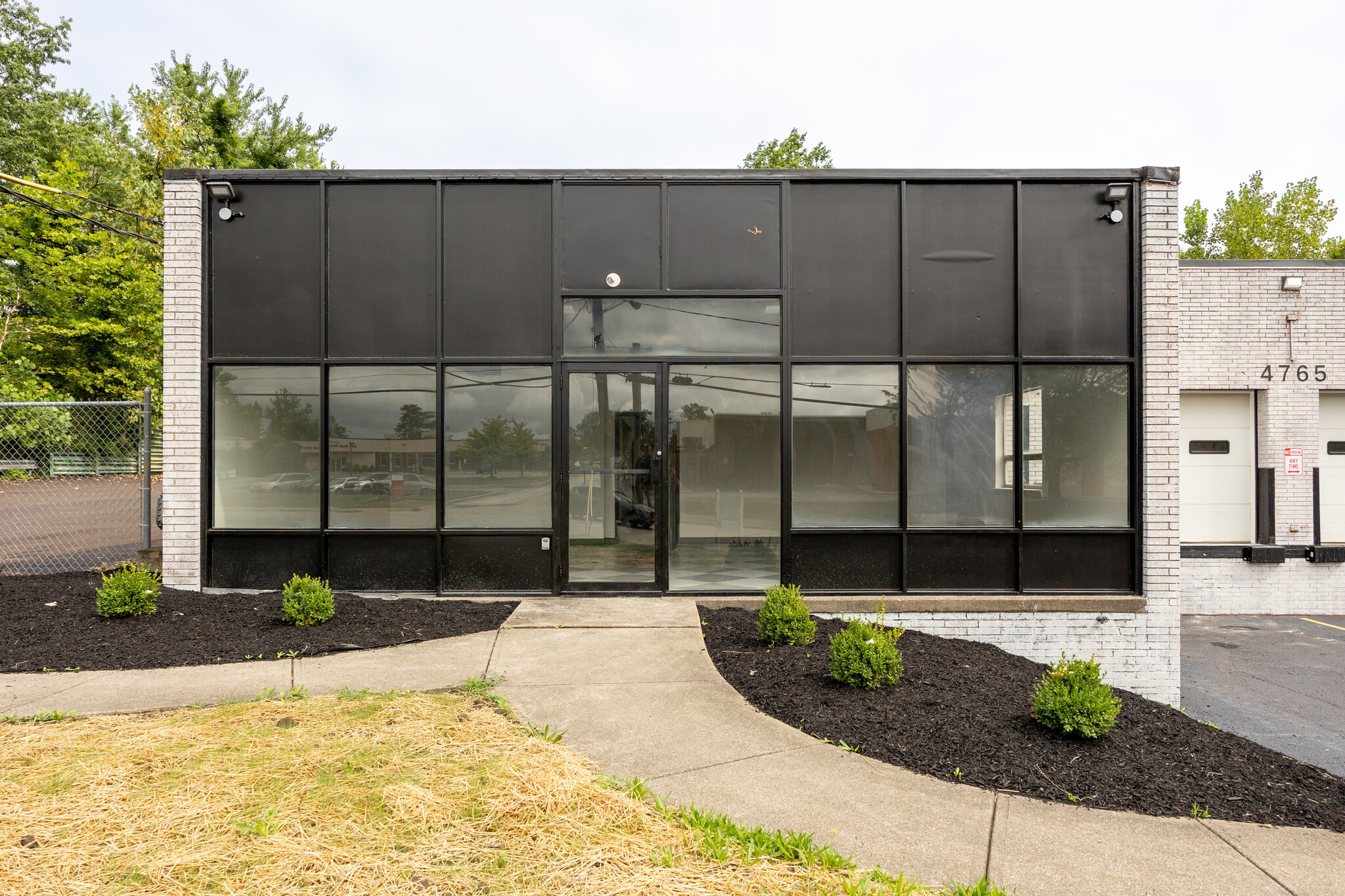 4765 E 131st St, East Cleveland, OH à vendre Photo de l’immeuble– Image 1 sur 22