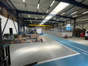 Local d'activités dans Le Plessis-Bouchard à vendre Photo intérieure– Image 2 sur 5