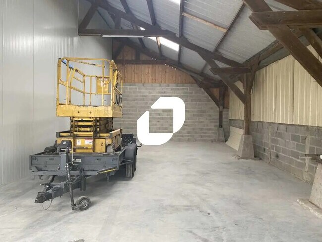 Plus de détails pour Local d'activités à louer