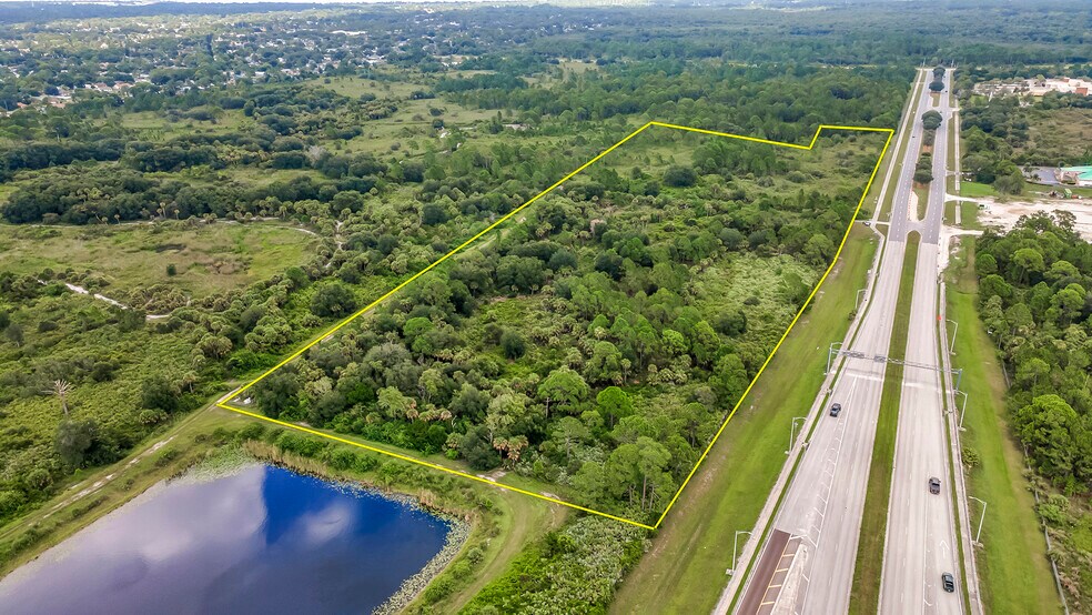 5155 Port St John Pky, Cocoa, FL à vendre - Photo de l’immeuble – Image 3 sur 7