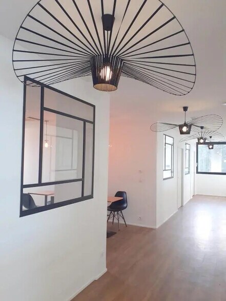 Bureau dans Jouy-en-Josas à louer - Photo de l’immeuble – Image 3 sur 8