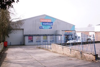 Plus de détails pour 5 Tewkesbury Rd, Cheltenham - Local commercial à louer
