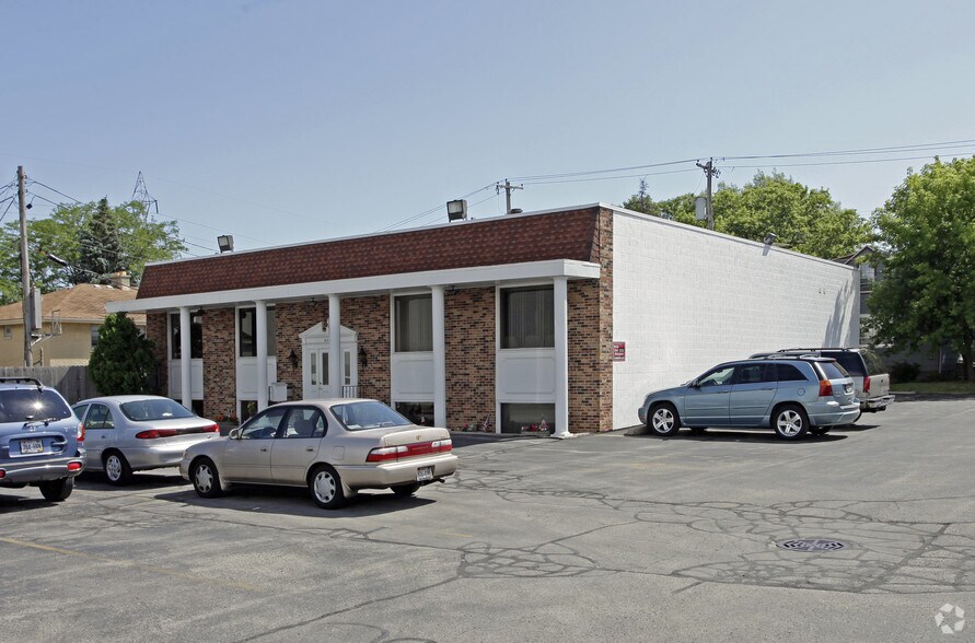 4220 S 27th St, Milwaukee, WI à vendre - Photo principale – Image 1 sur 14