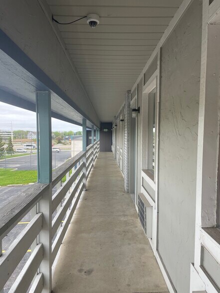 732 E 82nd Ave, Merrillville, IN à vendre - Photo de l’immeuble – Image 3 sur 9