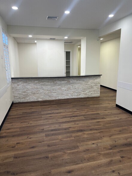 1111 SE Indian St, Stuart, FL à louer - Photo de l’immeuble – Image 3 sur 16