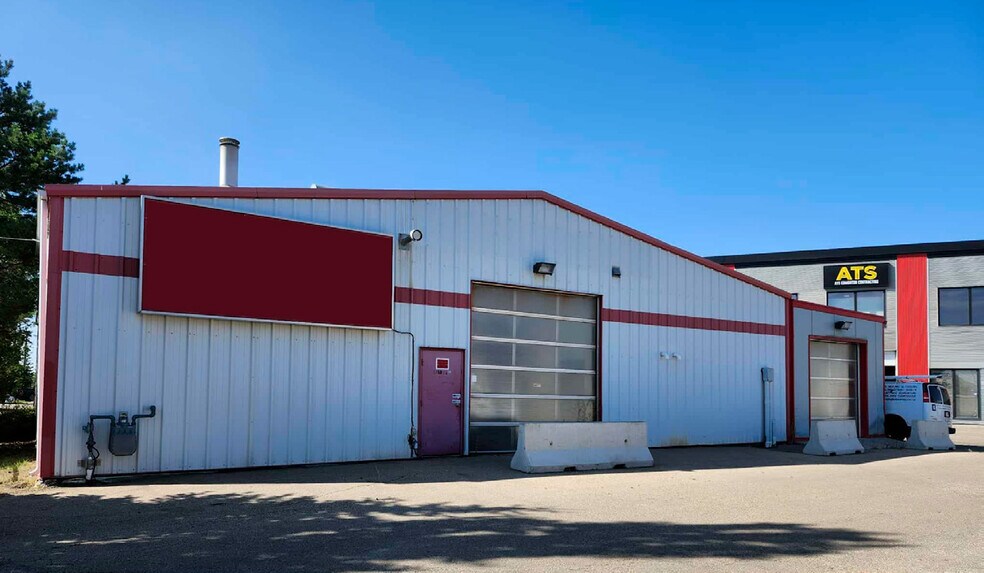 5550 53rd Ave NW, Edmonton, AB à vendre - Photo principale – Image 1 sur 1