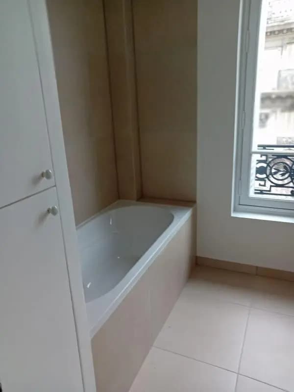 Plus de détails pour 1 Rue De Maubeuge, Paris - Bureau à louer