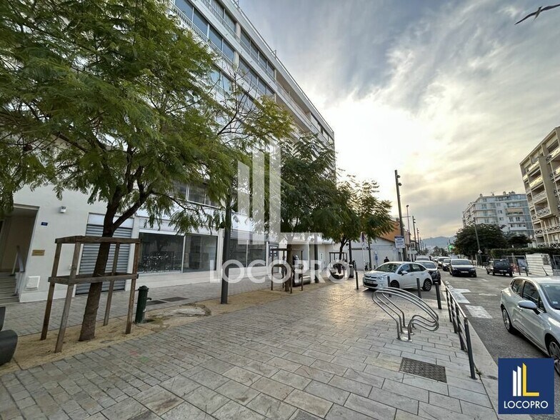 Local commercial dans Cannes à louer - Photo de l’immeuble – Image 2 sur 6