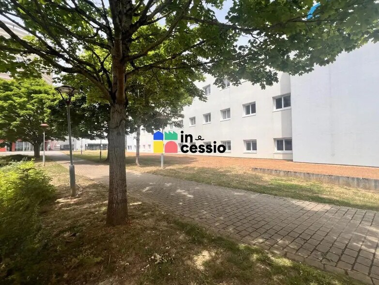 Bureau dans Le Mans à louer - Photo de l’immeuble – Image 3 sur 30