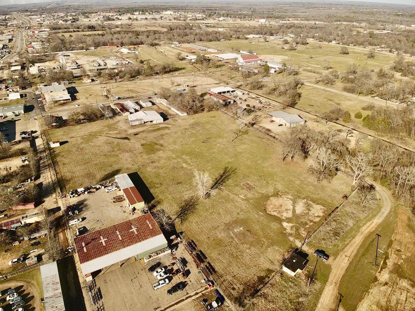 222 E Hickory St, Paris, TX à vendre Photo de l’immeuble– Image 1 sur 36