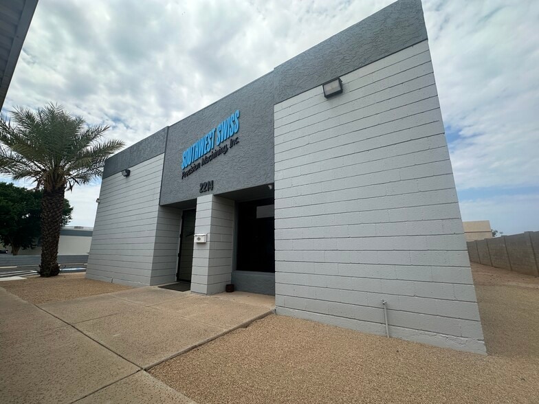 2214 W Huntington Dr, Tempe, AZ à louer - Photo de l’immeuble – Image 3 sur 16