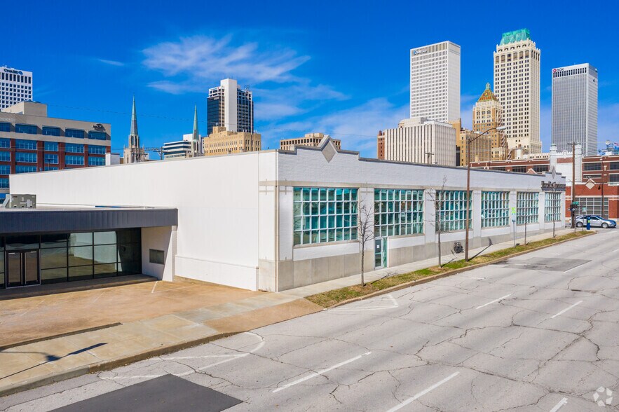 220 E 8th St, Tulsa, OK à louer - Photo de l’immeuble – Image 3 sur 11