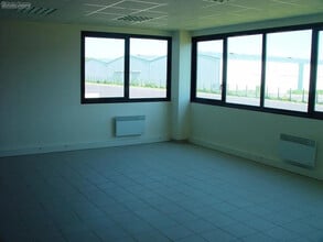 Industriel/Logistique dans Marly-la-Ville à louer Photo intérieure– Image 2 sur 17