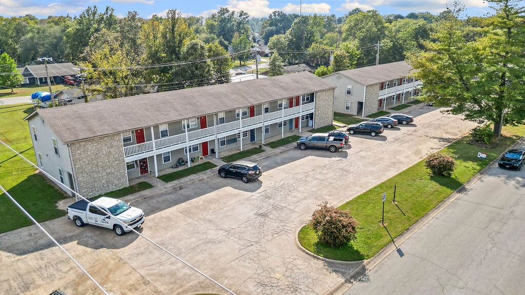 1810 W Twin Springs St, Siloam Springs, AR à vendre Photo de l’immeuble– Image 1 sur 24