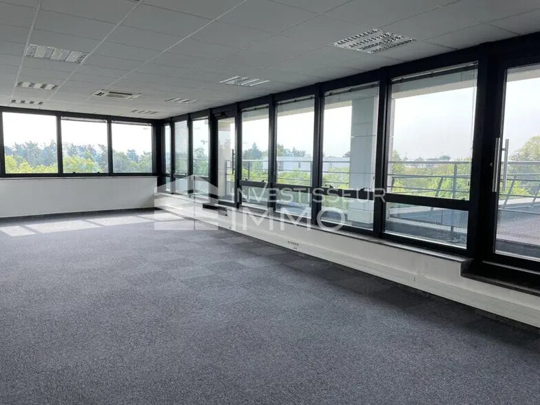Bureau dans Bry-sur-Marne à louer - Photo de l’immeuble – Image 2 sur 11