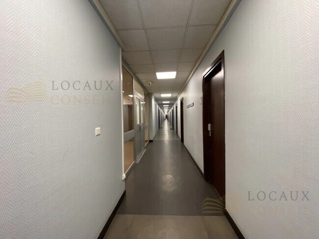 Plus de détails pour 18 Place De France, Sarcelles - Bureau à vendre