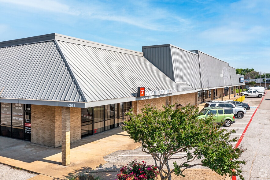5201 S Colony Blvd, The Colony, TX à louer - Photo principale – Image 1 sur 6