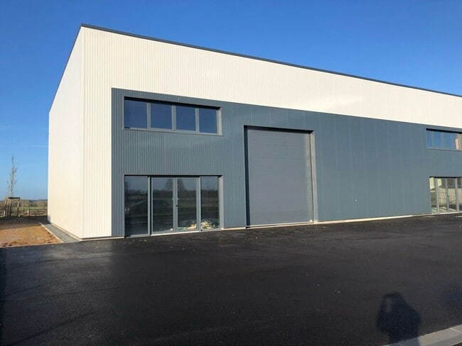 Plus de détails pour Local d’activités à vendre