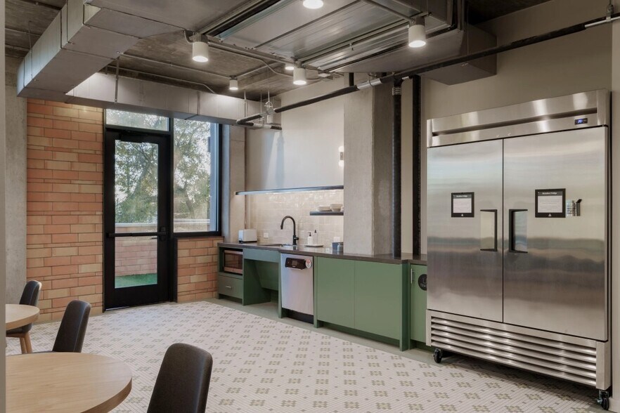 7001 Burnet Rd, Austin, TX à louer - Photo intérieure – Image 3 sur 17
