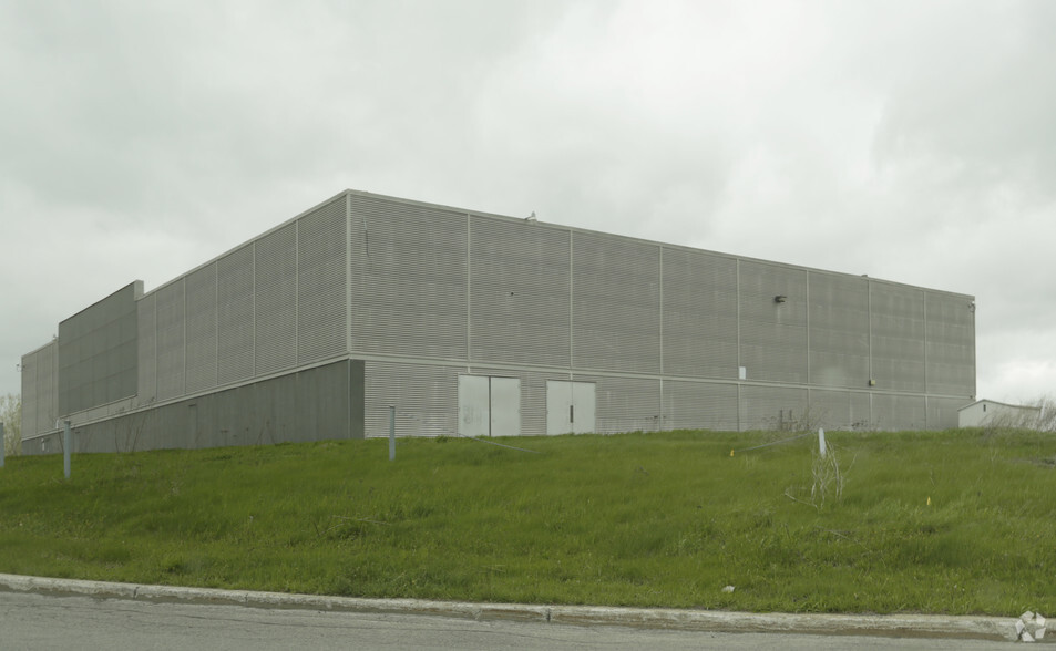 1755 Rue de Lierre, Laval, QC à vendre - Photo de l’immeuble – Image 2 sur 2