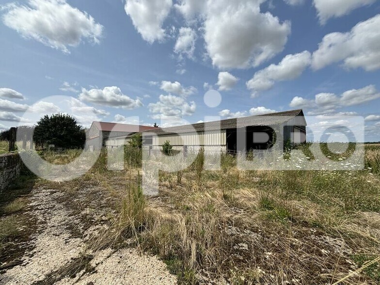 Local d'activités dans Grand-Rozoy à vendre - Photo de l’immeuble – Image 2 sur 10