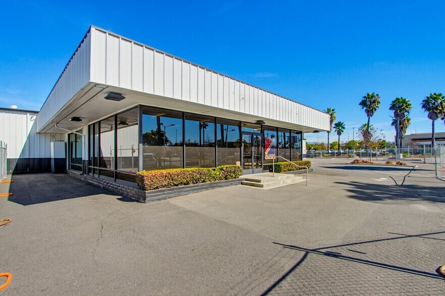 760-762 W Mission Ave, Escondido, CA à louer - Photo de l’immeuble – Image 2 sur 41