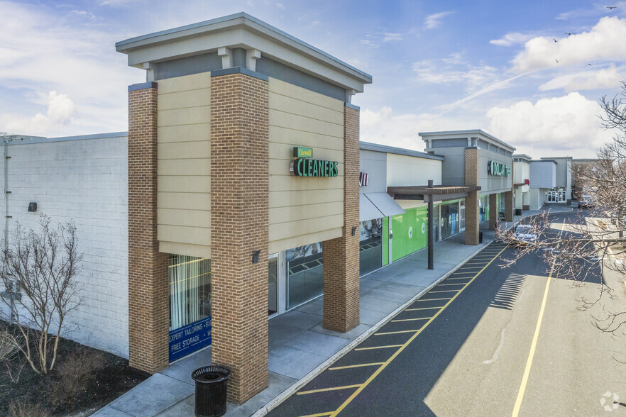 900-944 Carmans Rd, Massapequa, NY à louer - Photo principale – Image 1 sur 26