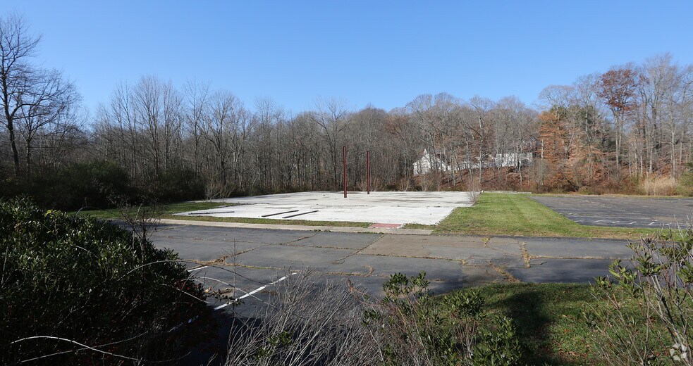 2180 Foxon Rd, North Branford, CT à vendre - Photo de l’immeuble – Image 2 sur 6