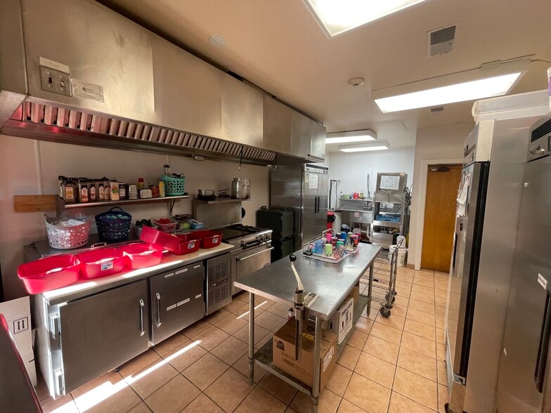 500 Rockledge Rd, Lawrence, KS à louer - Photo intérieure – Image 3 sur 37